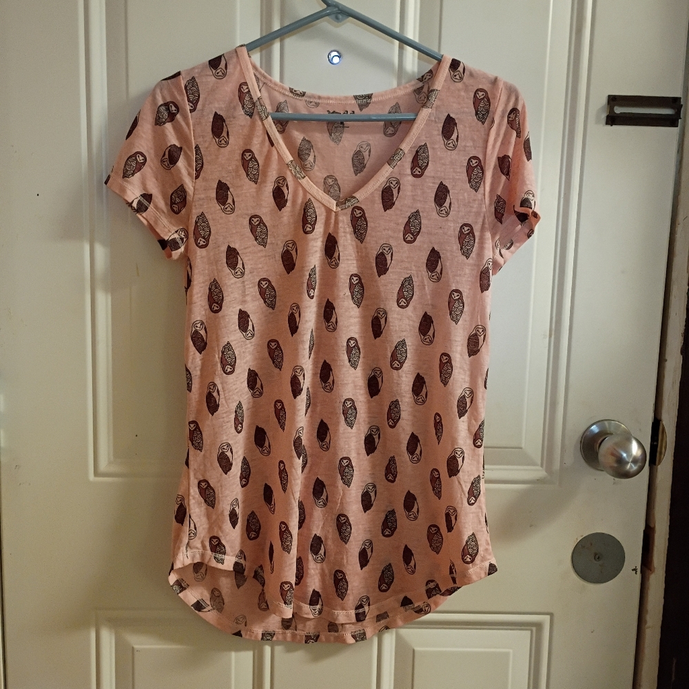 2/$10 Pink Short Sleeve V-Neck Tee with Brown Owl Print Mudd Medium